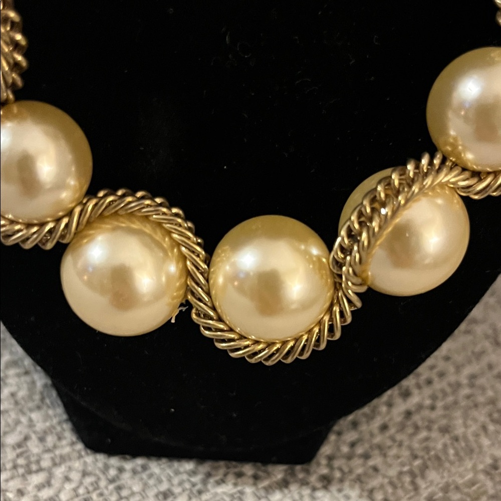 Kenneth Jay Lane Kjl Gold Tone And Faux Pearl Nec… - image 2